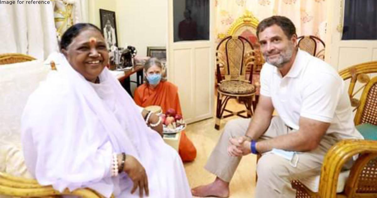 Rahul Gandhi meets Amritanandamayi Maa during Congress's Bharat Jodo Yatra